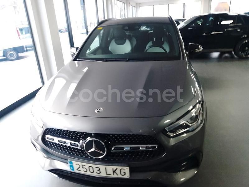 Gris / plata Usado 2020 Mercedes GLA200 SUV | 30.900 € (Caro) - Imagen 1/4