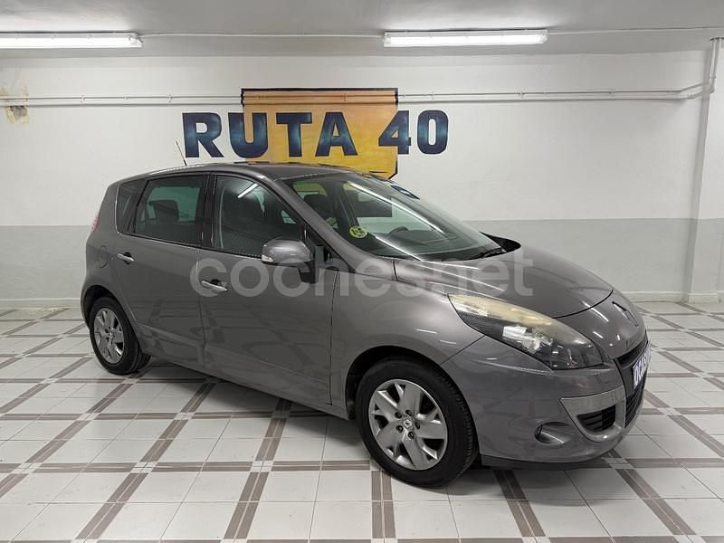 Usado Renault Scénic III Dynamique 130 CV (95 kW) 2011 Beige Monovolumen
