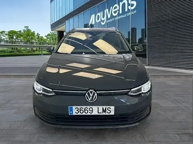 Usado VW Golf VII Life 115 CV (84 kW) 2021 Gris Utilitario