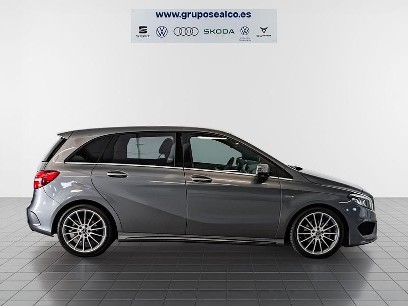 Usado Mercedes B200 136 CV (100 kW) 2018 Gris Monovolumen