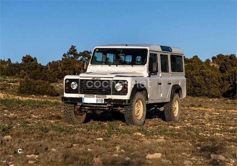 Usado Land Rover Defender S 122 HP (89 kW) 2001 Branco Carrinha