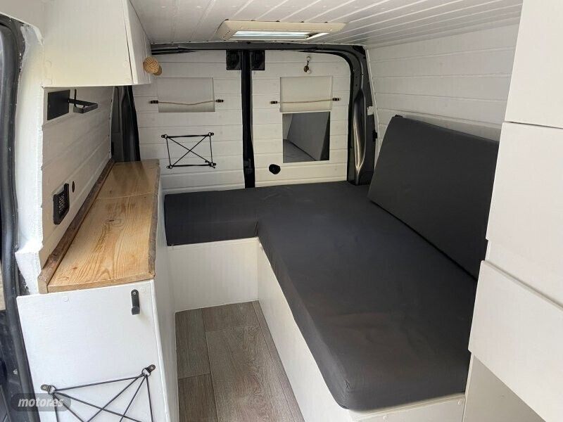 Käytetty Citroën Jumpy 150 HP (110 kW) 2018 Harmaa Tila-auto