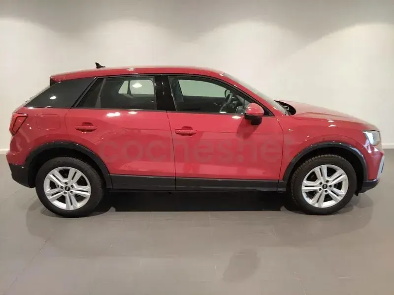 Usado Audi Q2 Advanced Plus 116 CV (85 kW) 2022 Rojo SUV