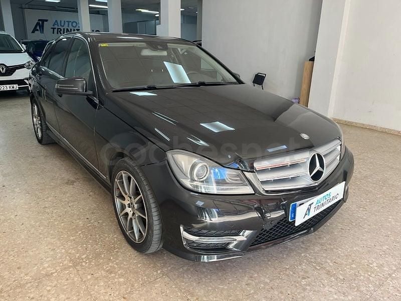 Usado Mercedes C200 Avantgarde 136 CV (100 kW) 2014 Negro Berlina