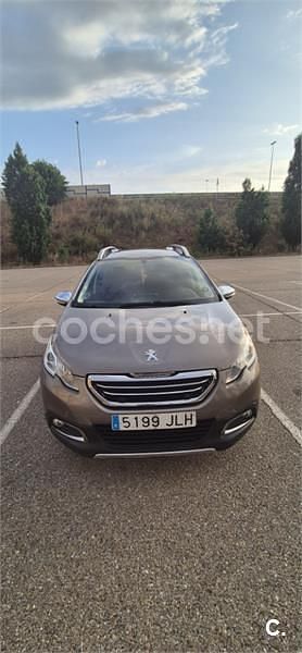 Usado Peugeot 2008 Style 100 CV (73 kW) 2016 Marrón SUV