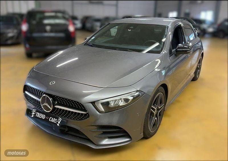 Gris / plata Usado 2020 Mercedes A200 AMG line Berlina | 31.990 € (Precio justo) - Imagen 1/4