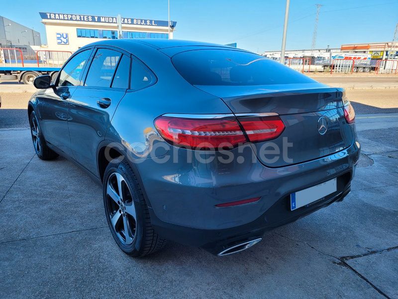 Usado Mercedes GLC250 204 CV (150 kW) 2019 Gris / plata Coupe