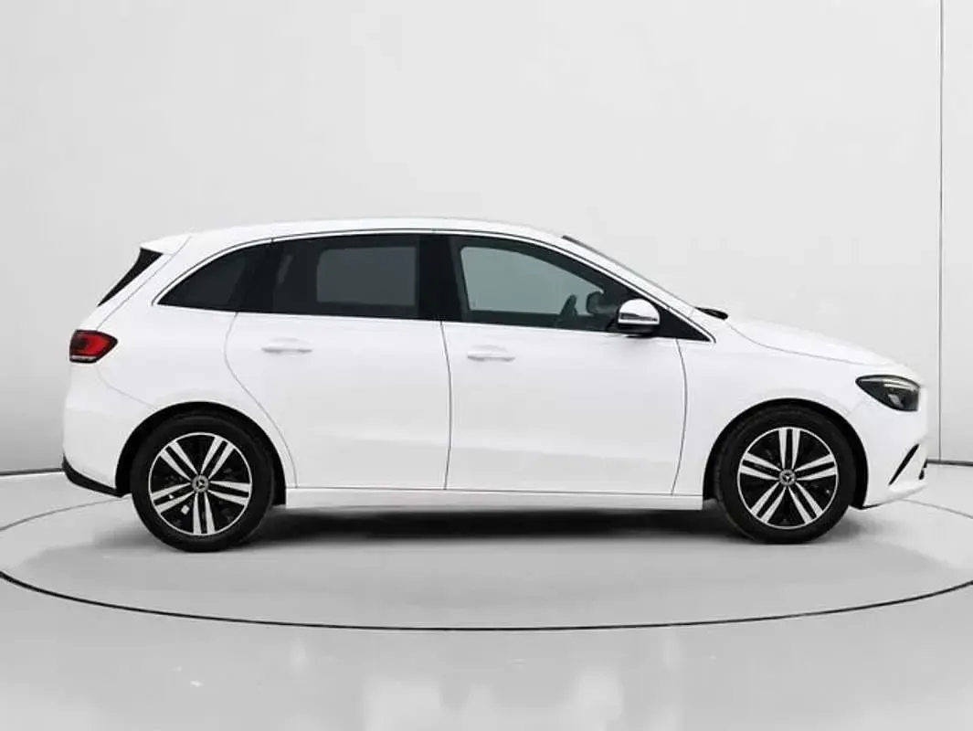 Usado Mercedes B180 116 CV (85 kW) 2021 Blanco Utilitario