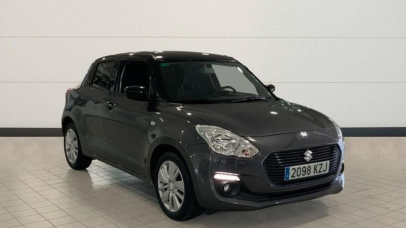 Usado Suzuki Swift 111 CV (81 kW) 2019 Gris Utilitario