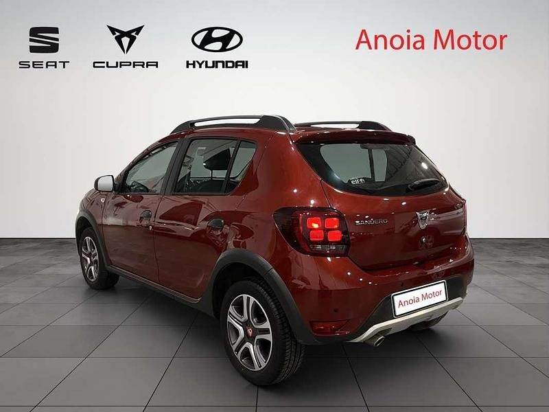 Usado Dacia Sandero Stepway Ambiance 90 CV (66 kW) 2019 Burdeos Utilitario