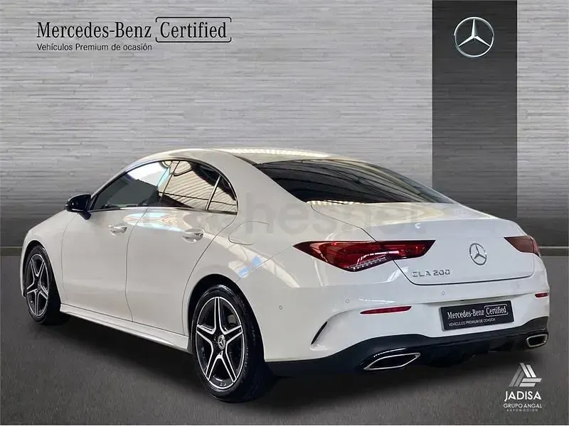 Usado Mercedes CLA200 163 CV (119 kW) 2025 Blanco Berlina