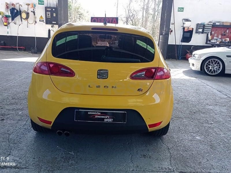 Usado Seat Leon FR 170 CV (125 kW) 2006 Amarillo Utilitario