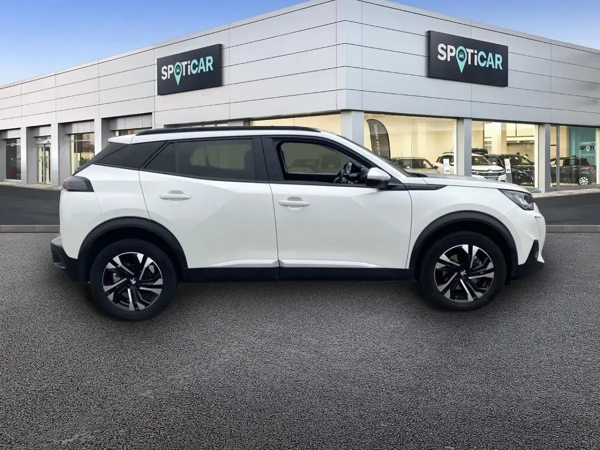 Usado Peugeot 2008 Allure 130 CV (95 kW) 2021 Blanco SUV