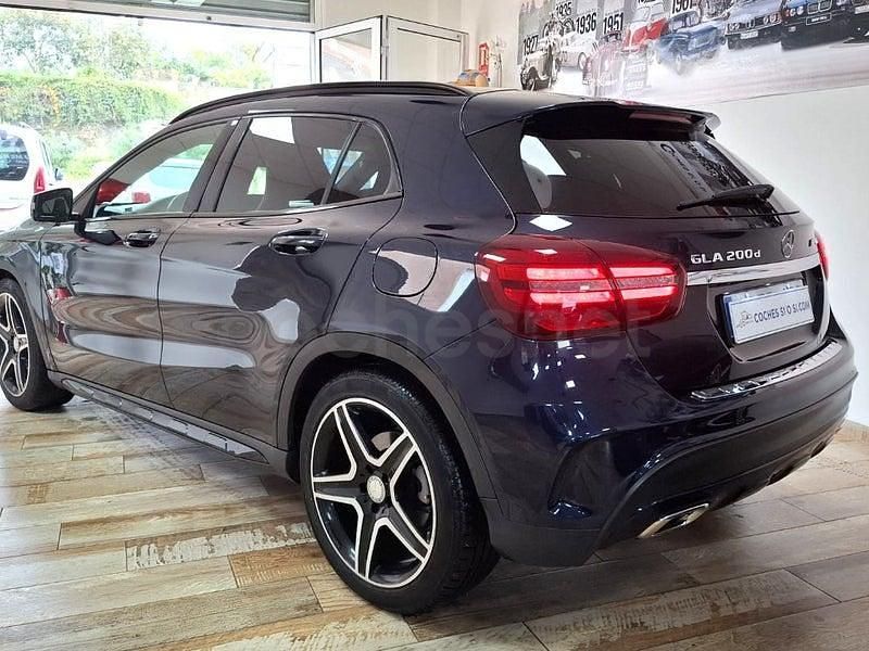 Usado Mercedes GLA200 AMG line 136 CV (100 kW) 2017 Azul SUV