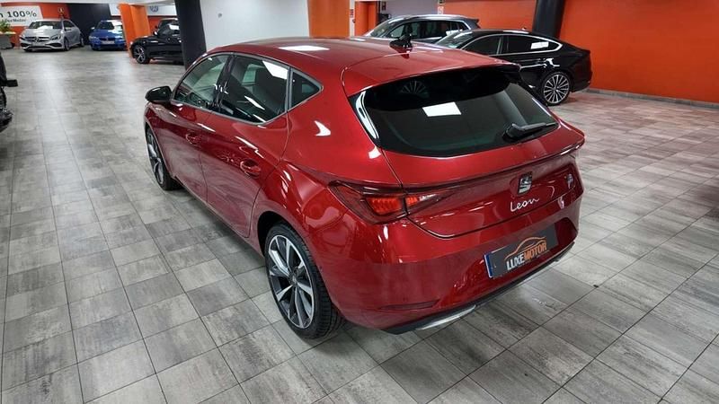 Usado Seat Leon ST FR 204 CV (150 kW) 2021 Burdeos Familiar