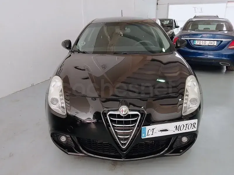 Usado Alfa Romeo Giulietta Distinctive 105 CV (77 kW) 2013 Negro Utilitario