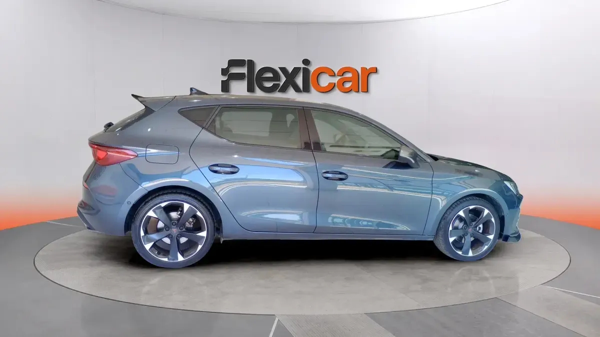 Usado Cupra Leon 150 CV (110 kW) 2023 Gris Berlina