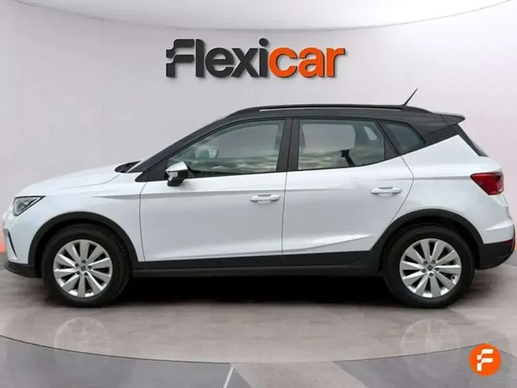 Usado Seat Arona Style 110 CV (80 kW) 2023 Blanco SUV