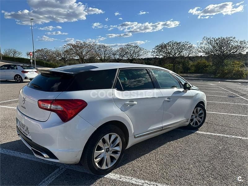 Usado Citroën DS5 120 CV (88 kW) 2014 Blanco Utilitario