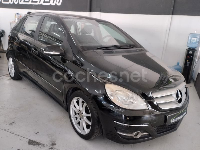 Negro Usado 2010 Mercedes B180 Monovolumen | 8200 € (Precio justo) - Imagen 1/4
