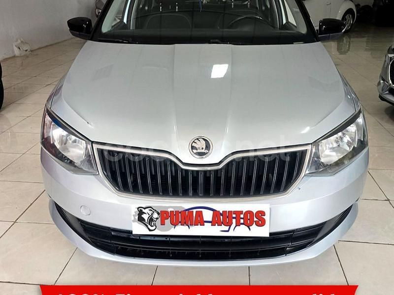 Usado Skoda Fabia Active 95 CV (69 kW) 2018 Gris / plata Berlina