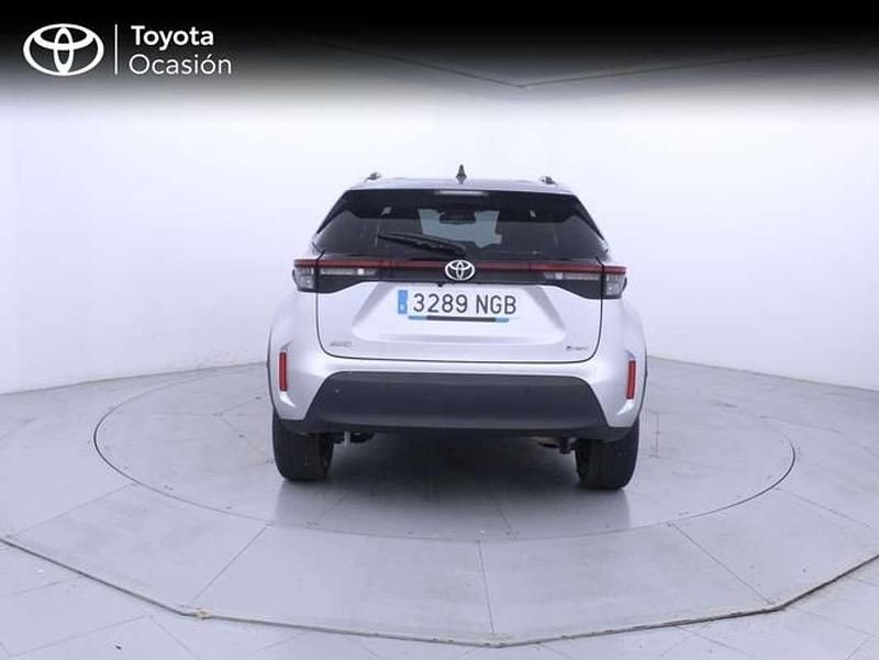 Usado Toyota Yaris Cross Active 132 CV (97 kW) 2025 Gris SUV