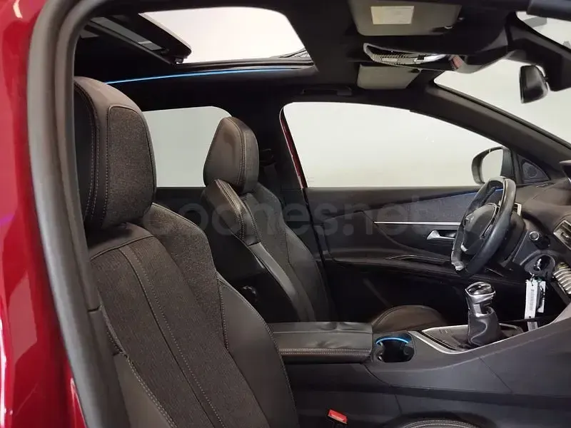 Usado Peugeot 3008 GT-line 120 CV (88 kW) 2017 Rojo SUV
