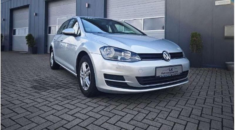 Usado VW Golf VII 86 CV (63 kW) 2015 Plateado Berlina