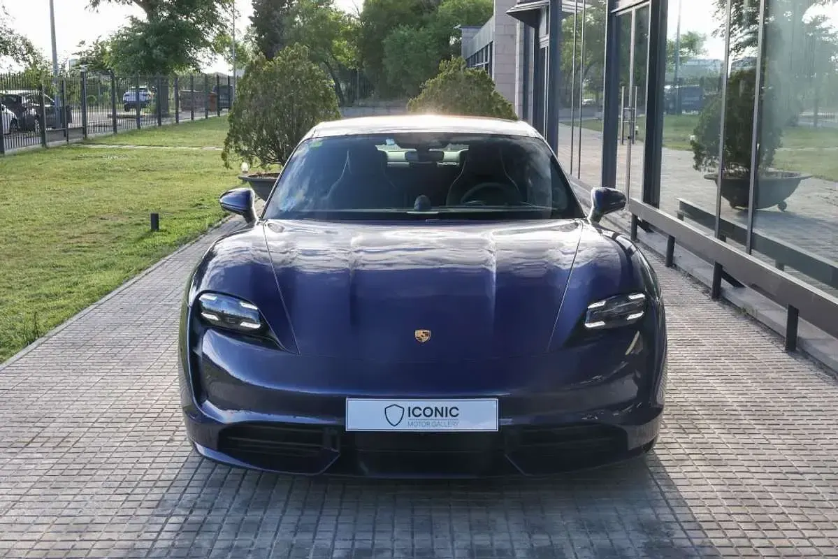 Usado Porsche Taycan Turbo 500 kW (680 CV) 2020 Azul Berlina