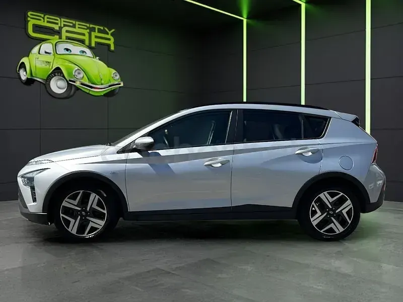 Usado Hyundai Bayon 100 CV (73 kW) 2021 Gris / plata SUV