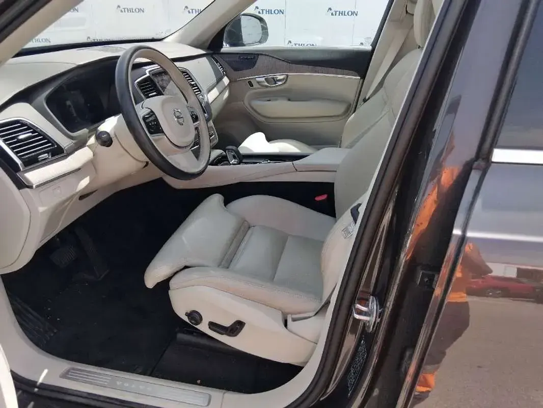 Usado Volvo XC90 Plus 235 CV (172 kW) 2022 Gris SUV