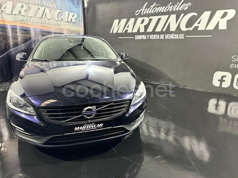 Usado Volvo V60 Kinetic 120 CV (88 kW) 2017 Azul Familiar
