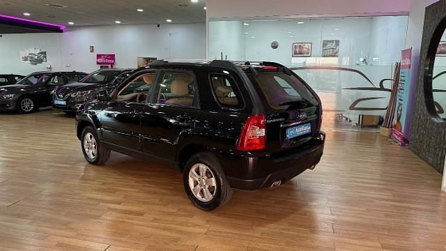 Usado Kia Sportage Active 141 CV (103 kW) 2008 Negro SUV