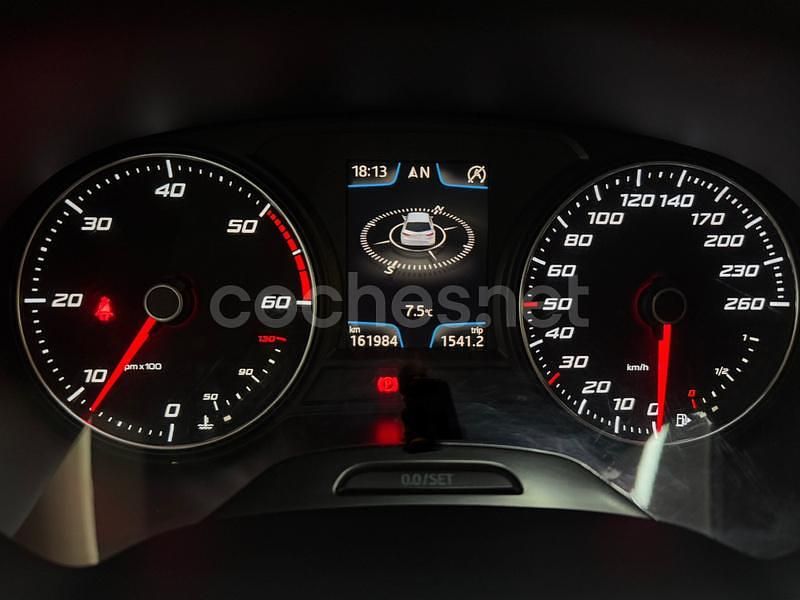 Usado Seat Leon Style 105 CV (77 kW) 2013 Blanco Berlina