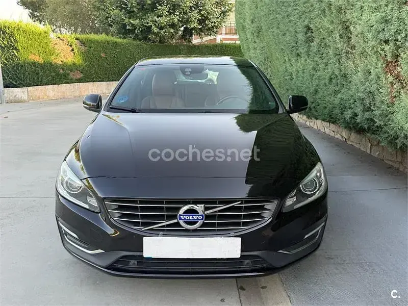 Usado Volvo V60 285 CV (209 kW) 2015 Negro Familiar