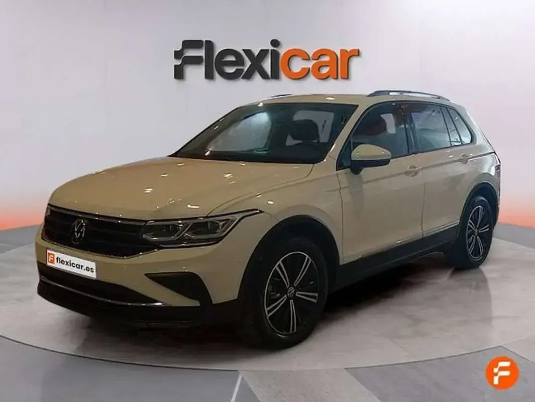 Usado VW Tiguan Life 150 CV (110 kW) 2023 Blanco SUV