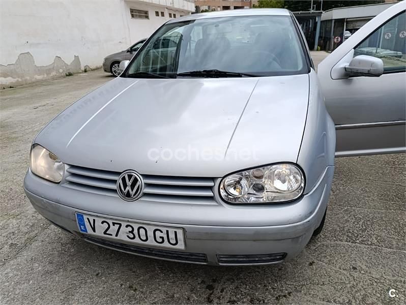 Usado VW Golf III Match 100 CV (73 kW) 1999 Gris / plata Berlina