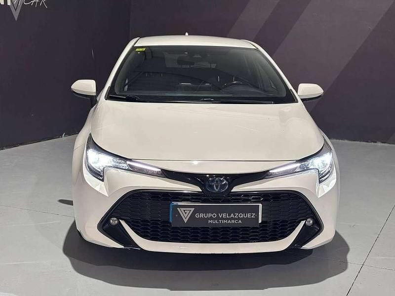 Begagnad Toyota Corolla Business Edition 122 HK (89 kW) 2020 Vit Halvkombi