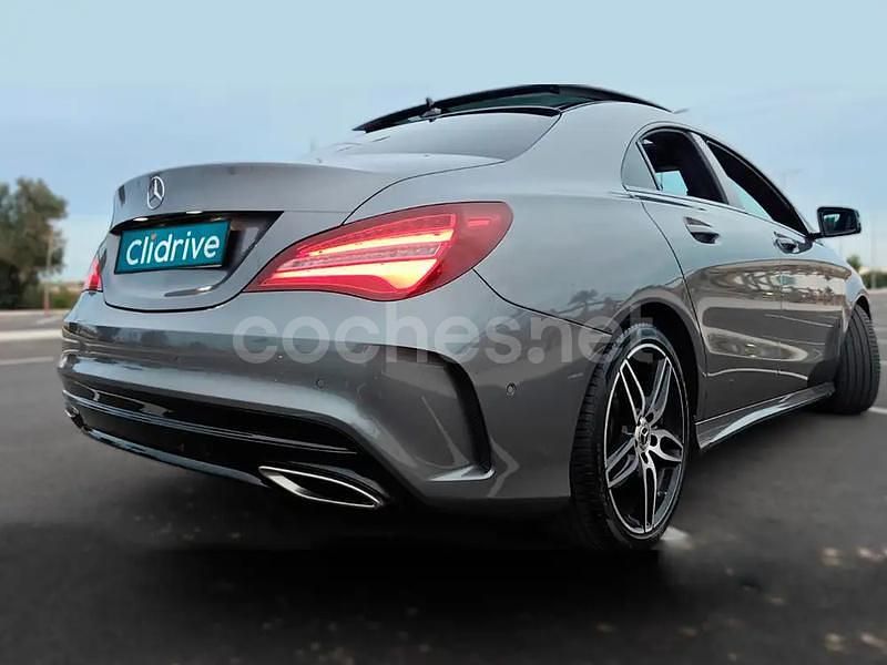 Usado Mercedes CLA220 177 CV (130 kW) 2018 Gris / plata Berlina