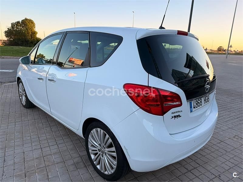 Usado Opel Meriva Excellence 120 CV (88 kW) 2011 Blanco Monovolumen