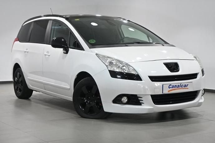 Używany Peugeot 5008 Family 120 KM (88 kW) 2012 Biały Minivan