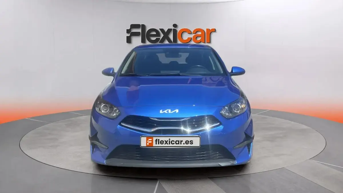 Usado Kia Ceed 136 CV (100 kW) 2023 Azul Utilitario