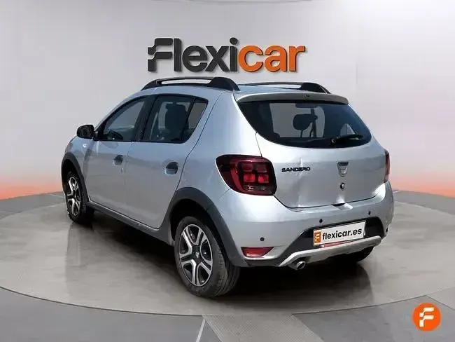 Usado Dacia Sandero Comfort 95 CV (69 kW) 2020 Gris