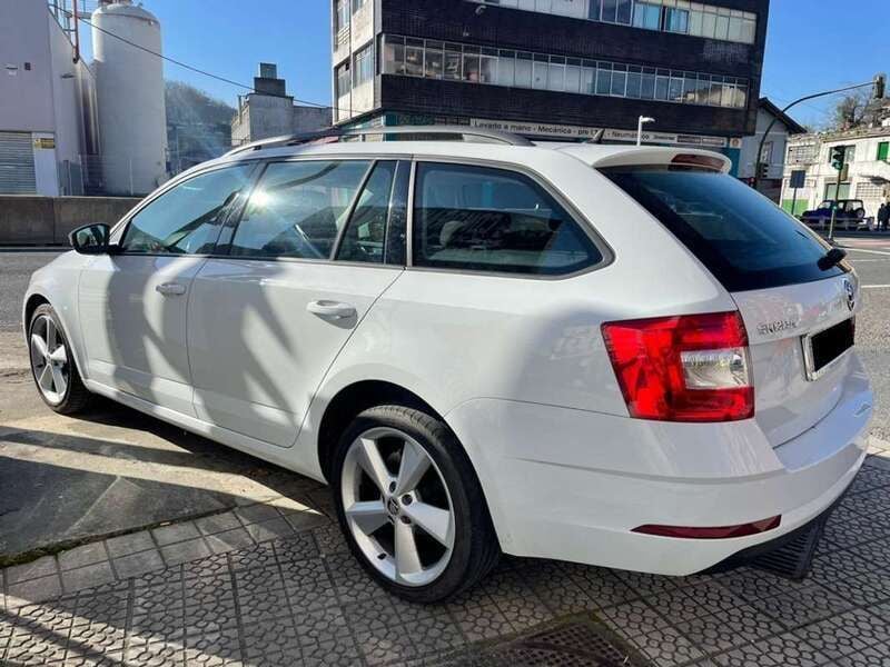 Usado Skoda Octavia Ambition 150 CV (110 kW) 2017 Blanco Familiar