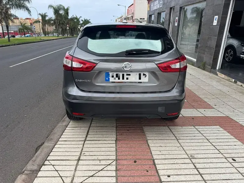 Usado Nissan Qashqai Acenta 115 CV (84 kW) 2017 Gris / plata SUV
