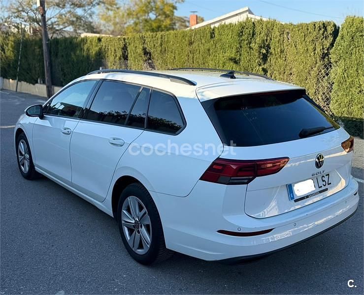Usado VW Golf VIII Life 115 CV (84 kW) 2021 Blanco Familiar