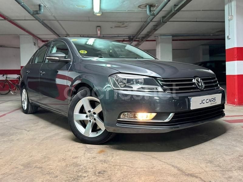 Usado VW Passat Advance 105 CV (77 kW) 2011 Gris / plata Berlina