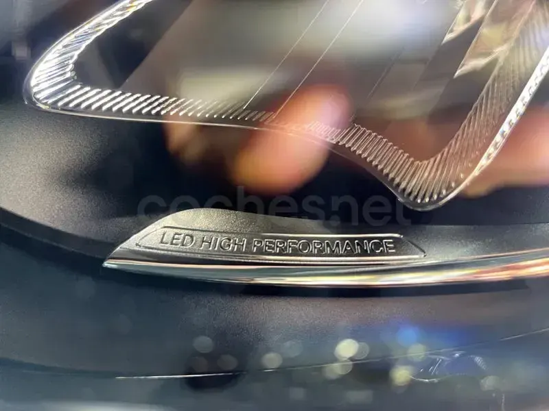 Usado Mercedes B200 136 CV (100 kW) 2017 Gris / plata Monovolumen