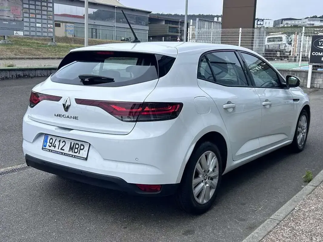 Usado Renault Mégane Equilibre 116 CV (85 kW) 2022 Blanco Utilitario