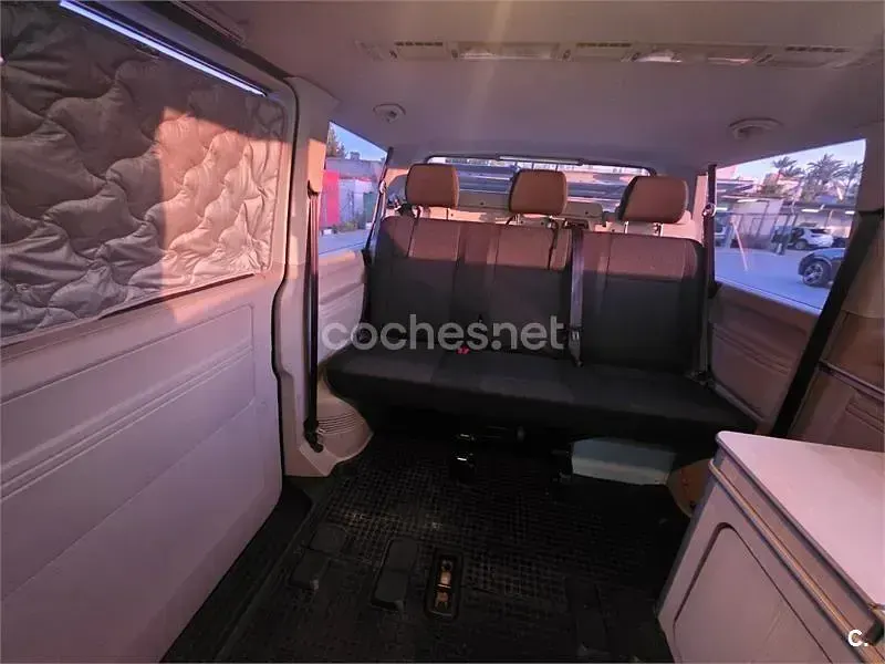 Usado VW Caravelle Trendline 150 CV (110 kW) 2017 Gris / plata Van